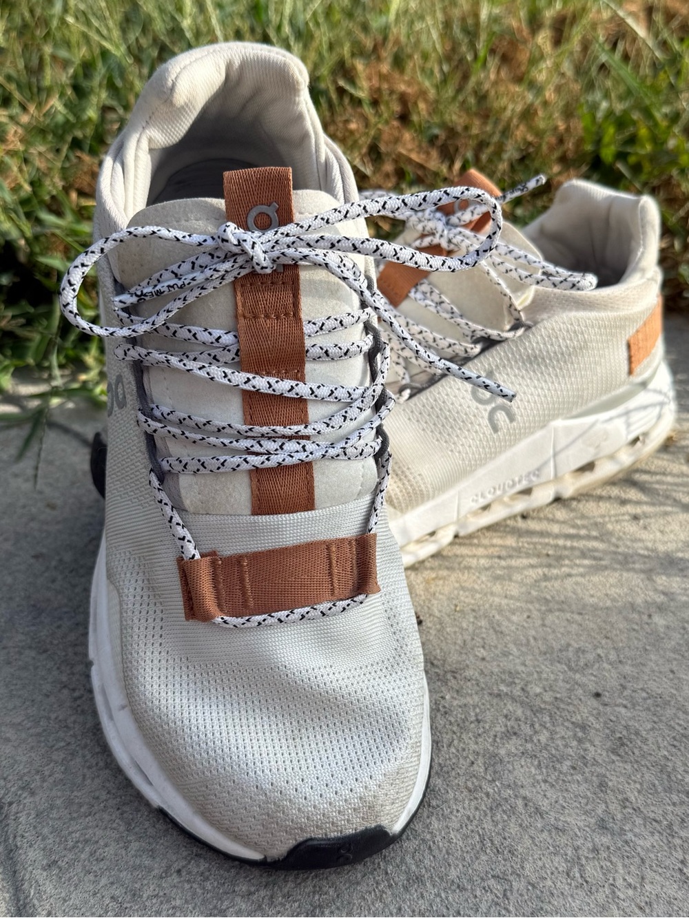 On running cloudnova Women's Sneaker Shoes White brown Size US W7, UK 5, EUR 38